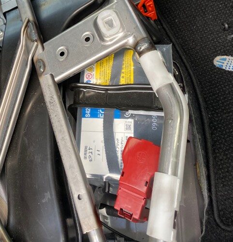 アクアのバッテリー交換方法